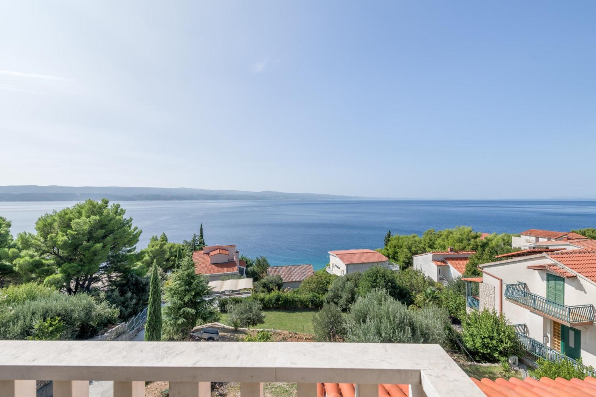 Apartments With Pool Vrdoljak Omiš Rum bild